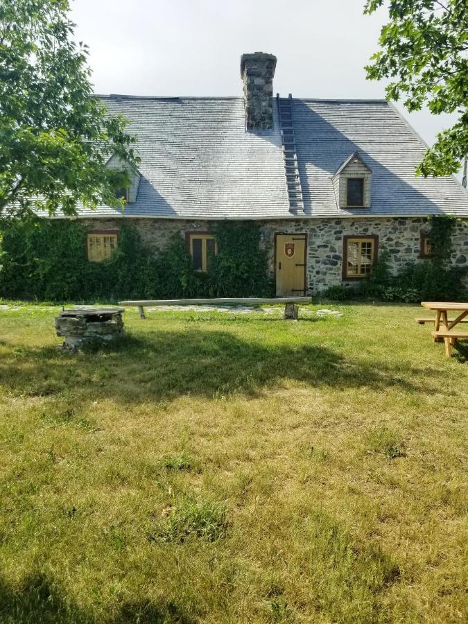 Auberge Le P'Tit Bonheur Saint-Laurent-de-l'ile d'Orleans Kültér fotó