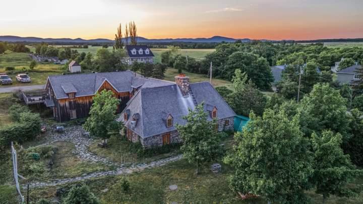 Auberge Le P'Tit Bonheur Saint-Laurent-de-l'ile d'Orleans Kültér fotó