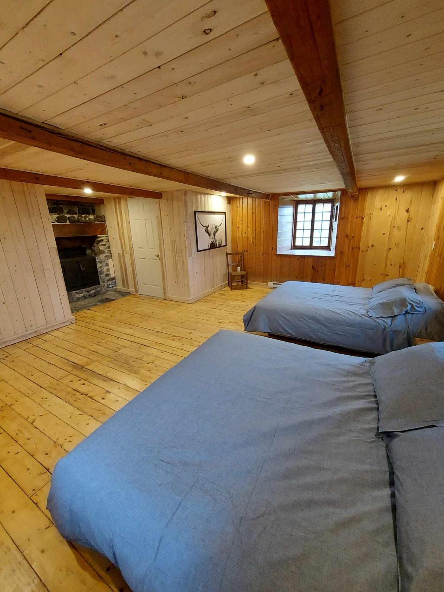 Auberge Le P'Tit Bonheur Saint-Laurent-de-l'ile d'Orleans Kültér fotó