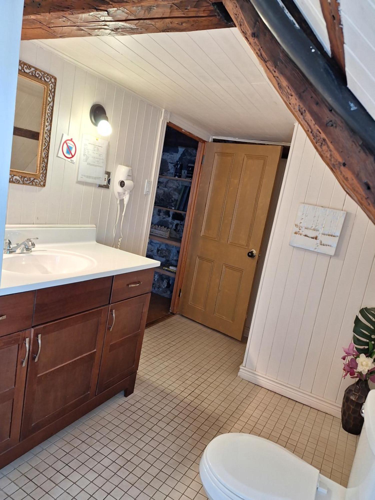 Auberge Le P'Tit Bonheur Saint-Laurent-de-l'ile d'Orleans Kültér fotó