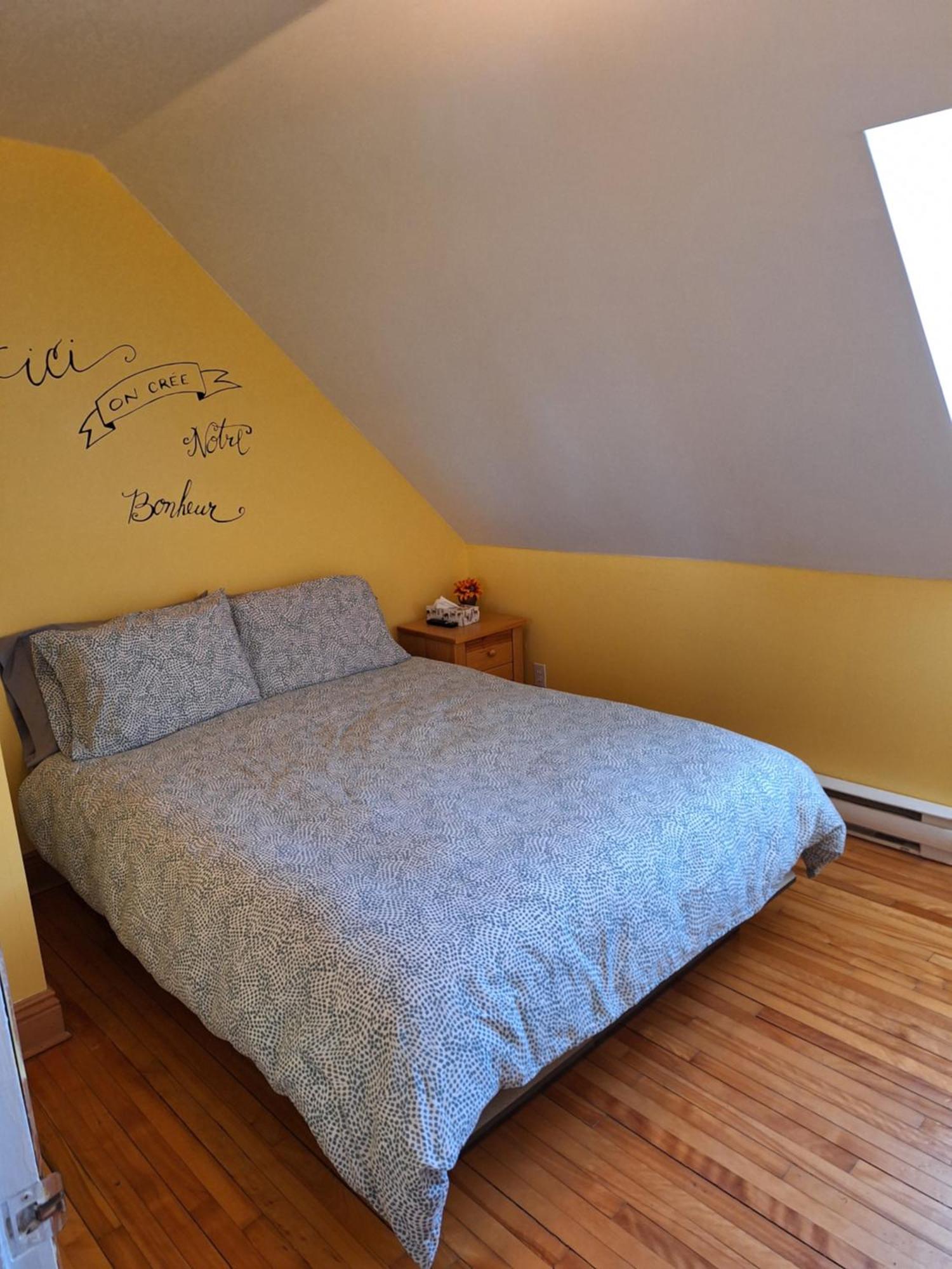 Auberge Le P'Tit Bonheur Saint-Laurent-de-l'ile d'Orleans Kültér fotó