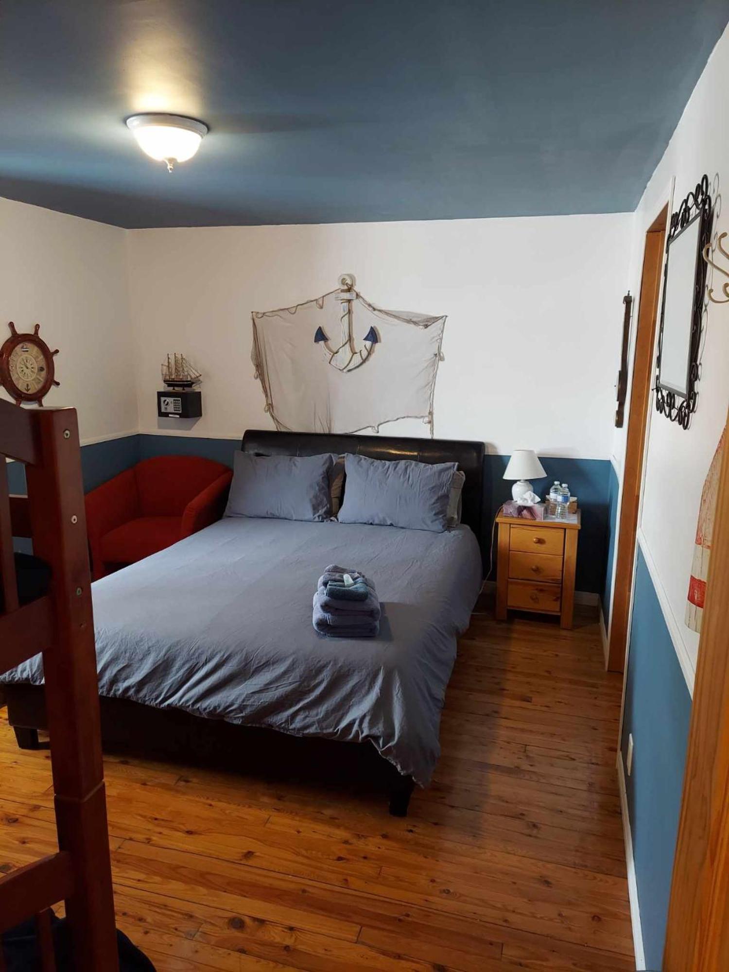 Auberge Le P'Tit Bonheur Saint-Laurent-de-l'ile d'Orleans Kültér fotó