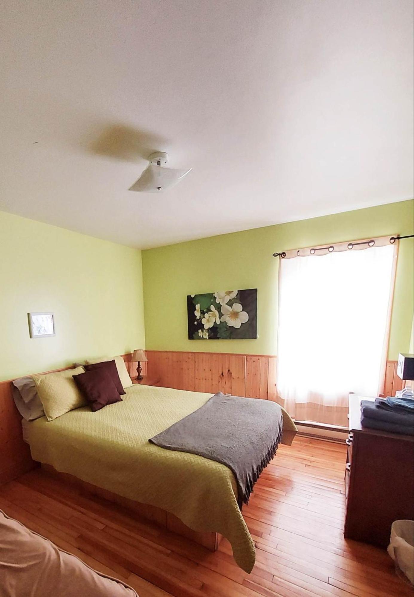 Auberge Le P'Tit Bonheur Saint-Laurent-de-l'ile d'Orleans Kültér fotó